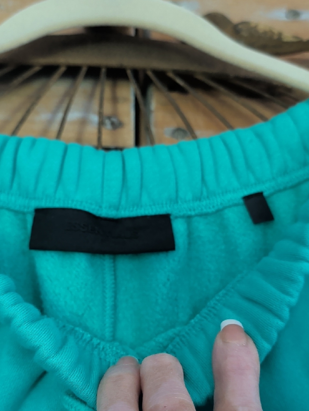 Essential Sweatpants. Size Small - Picture 4 of 4
